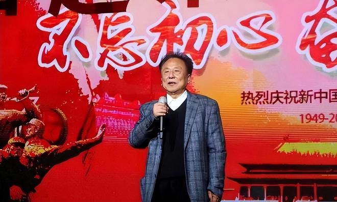 11个私生子76岁富豪还在拼命生娃！新葡京娱乐包养10位情妇睡觉翻牌生下(图2)