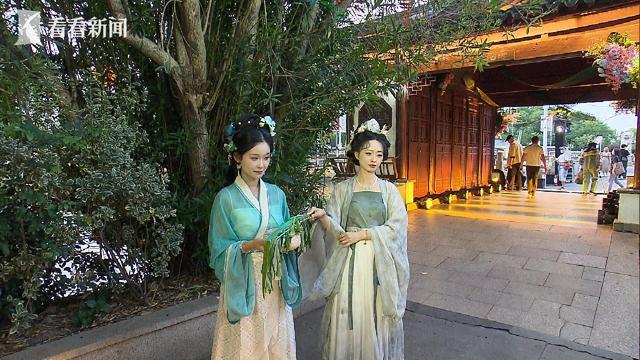 个传统佳节为何能全球圈粉无数澳门新葡京网站老外也玩嗨！这(图10)